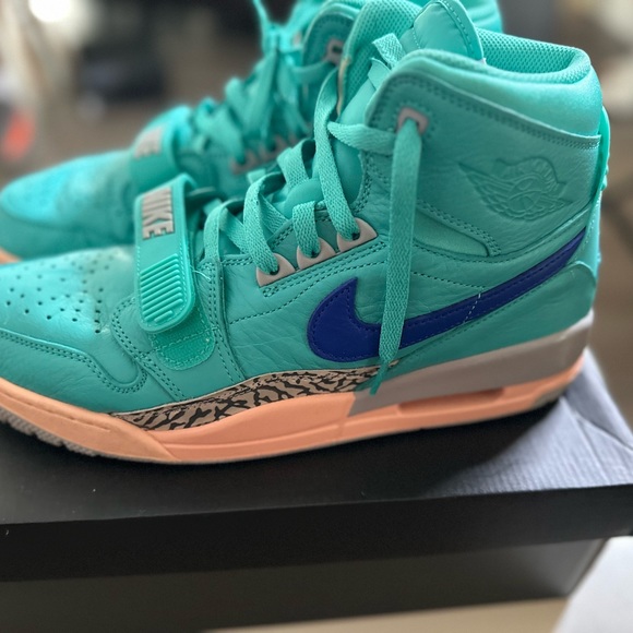 Nike Air Jordan Legacy 312 Hyper Jade/Bright Blue - Picture 5 of 8